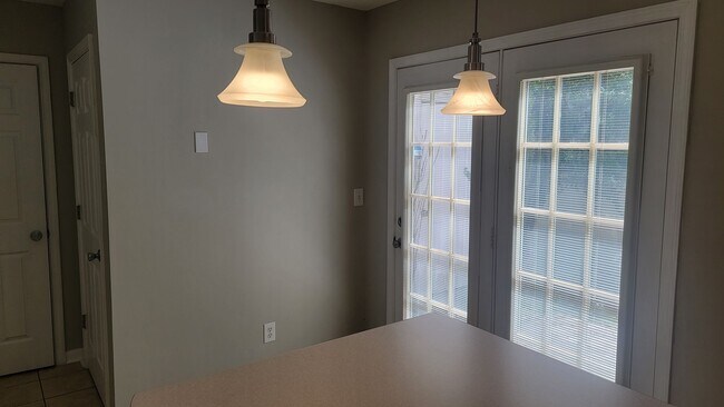 Foto del edificio - Exclusively Offered By Muse Realty Rentals, LLC