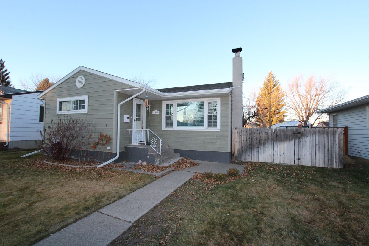 Primary Photo - Beautiful Home ready for Lease in Great Fa...