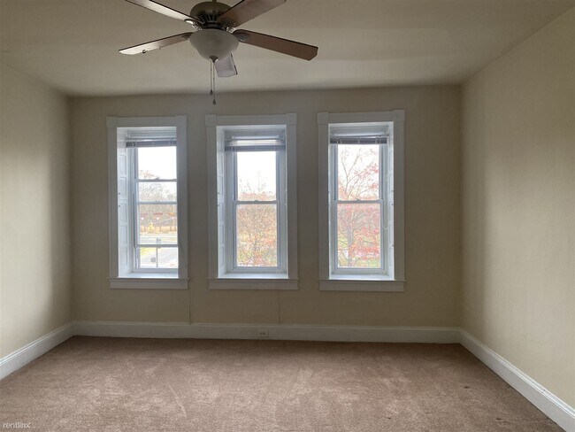 Foto del edificio - 2 br, 1 bath Triplex - 3322 Auchentoroly T...