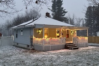 Building Photo - 544 North St