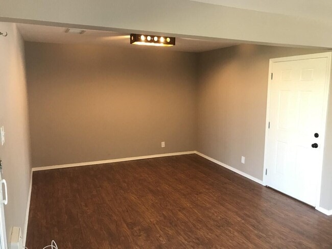 Building Photo - 7811 Cielo Vista Dr