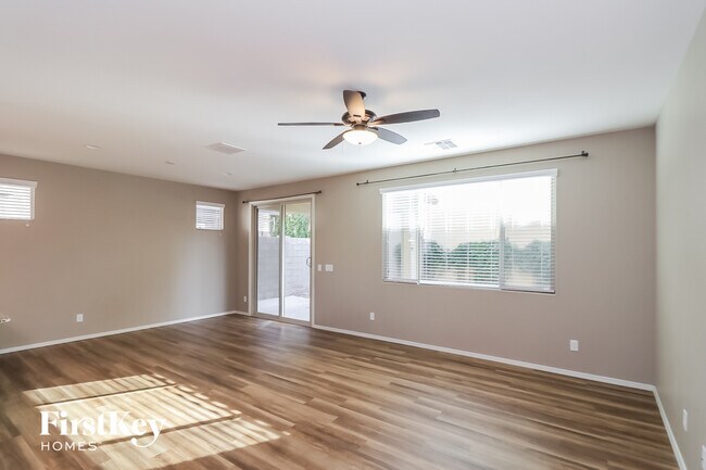 Foto del edificio - 5115 E Greenway St