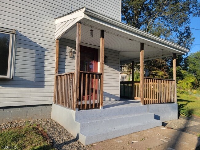 Building Photo - 59 Mendham Ave