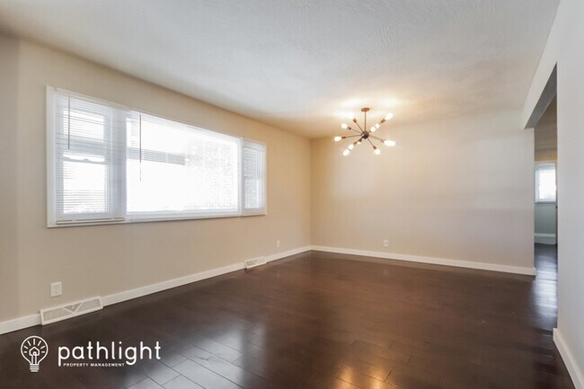 Foto del edificio - 1211 West Westview Street, Springfield, MO...