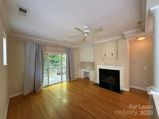 Building Photo - 2504 Cranbrook Ln