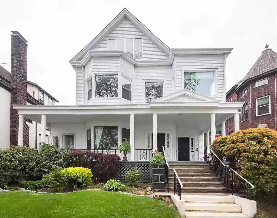 785 JFK Blvd E Unit 3, Weehawken, NJ 07086 Condo for Rent in