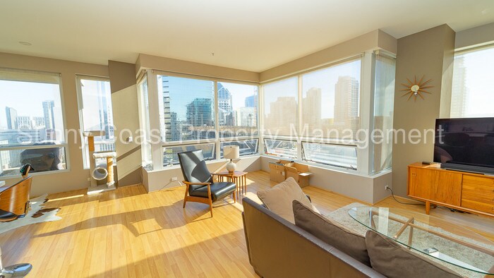 Primary Photo - 350 W Ash St