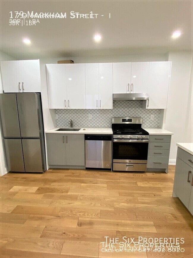 Building Photo - Little Italy Three Bedroom Apartment - Main Floor