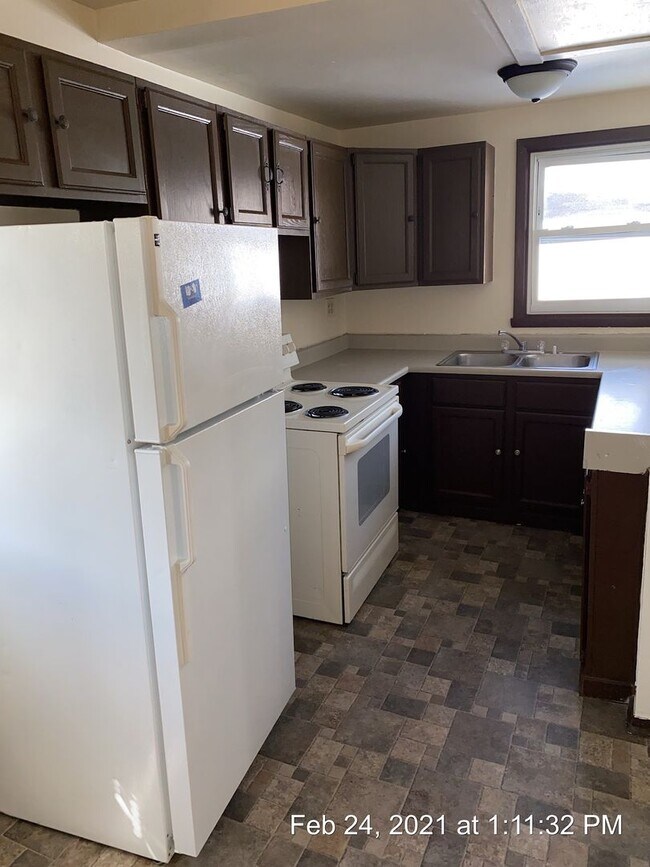 Foto del edificio - 2BR SINGLE FAMILY IN HANDY LOCATION, PARKI...