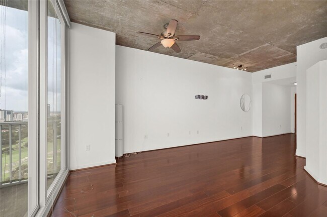 Foto del edificio - 5925 Almeda Rd