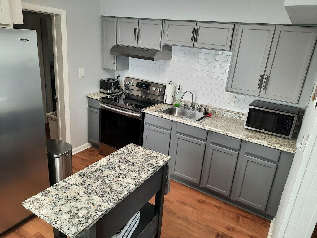 Primary Photo - 2106 G Ave