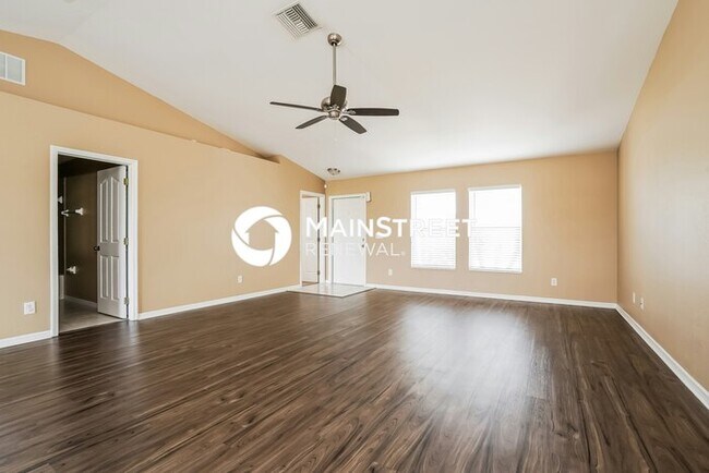 Foto del edificio - 3 Bedroom Pet-Friendly Home in Lehigh Acres, FL with Main Street Renewal