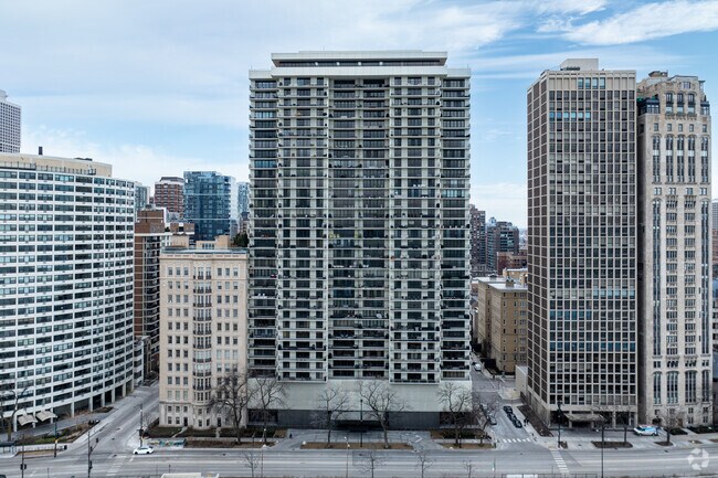 Alternar - 1212 Lake Shore Dr