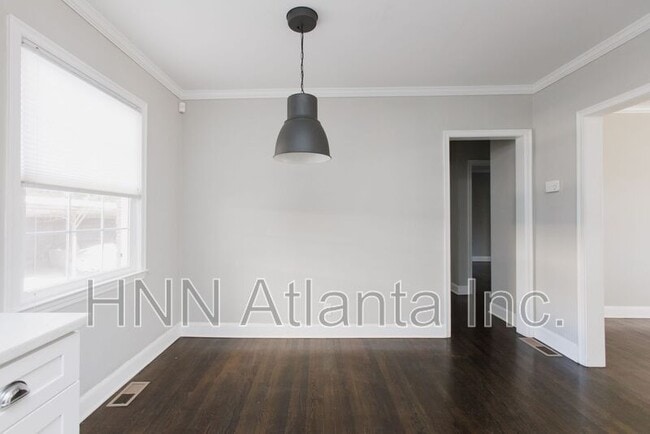 Building Photo - 36 Sheridan Dr NE