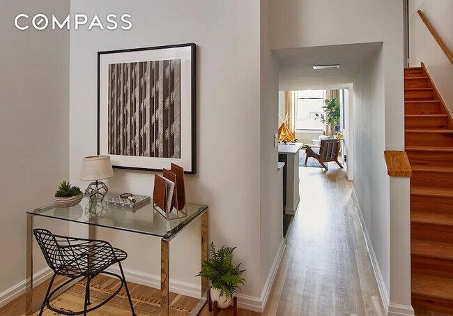 Building Photo - 666 Greenwich St