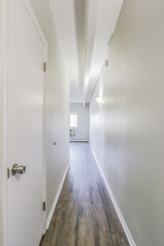 Foto del edificio - 815 E Ellsworth Ave
