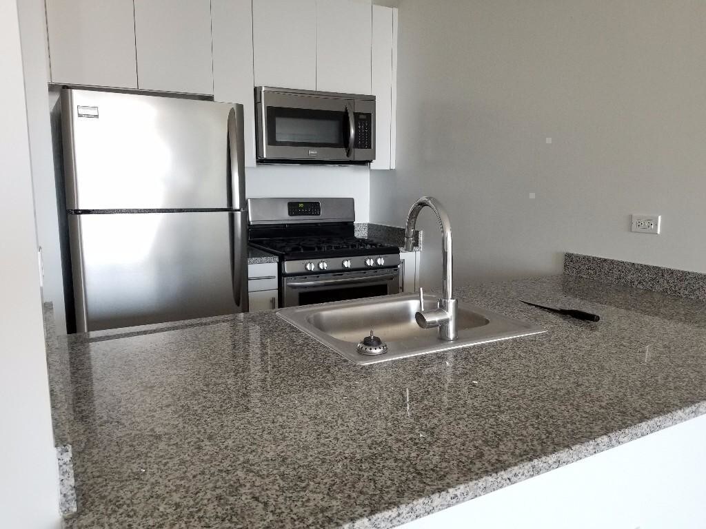 Foto del edificio - 455 W 37th St