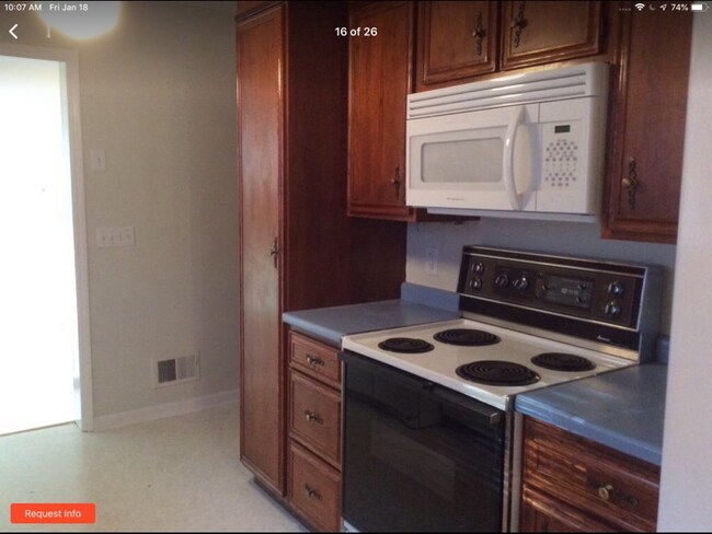 Building Photo - 2108 Londonderry Ln