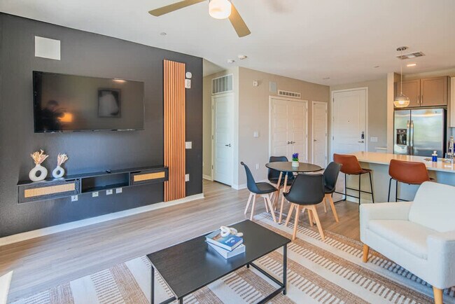 Foto del edificio - 730 E Marlette Ave