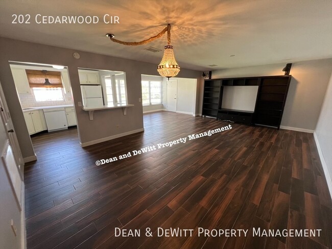 Building Photo - 202 Cedarwood Cir