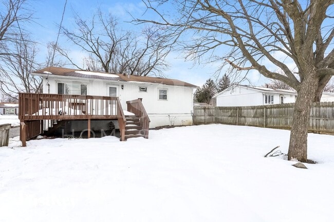 Building Photo - 341 Hanover Dr