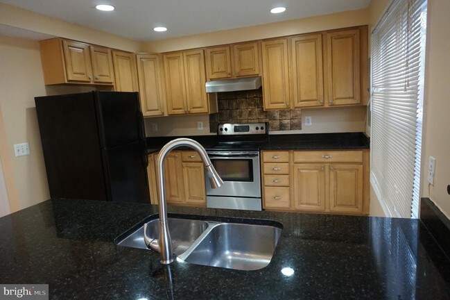 Foto del edificio - 14799 Tamarack Pl