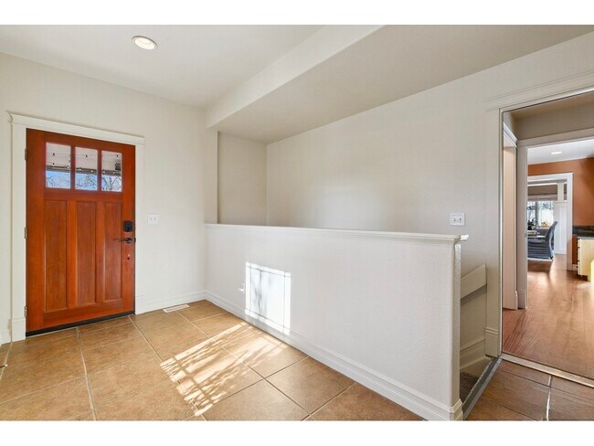 shared mudroom - 1005 Laporte Ave