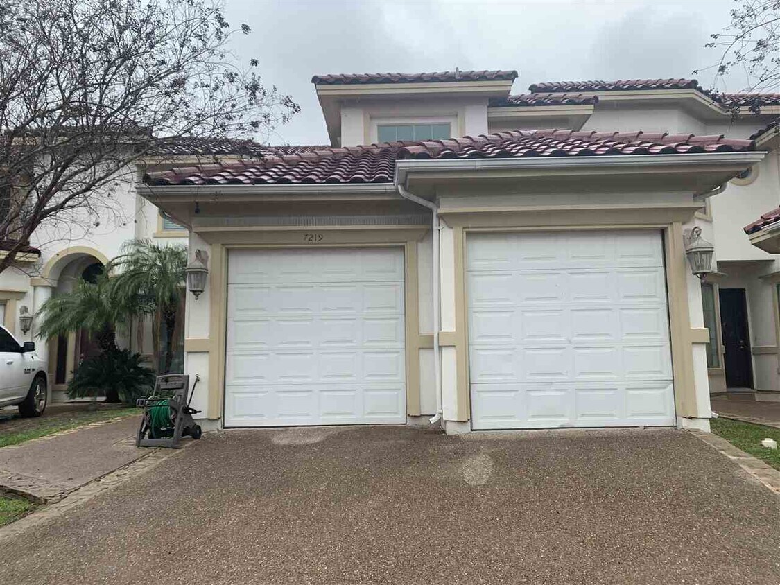 Foto principal - 7219 Lake Victoria Rd