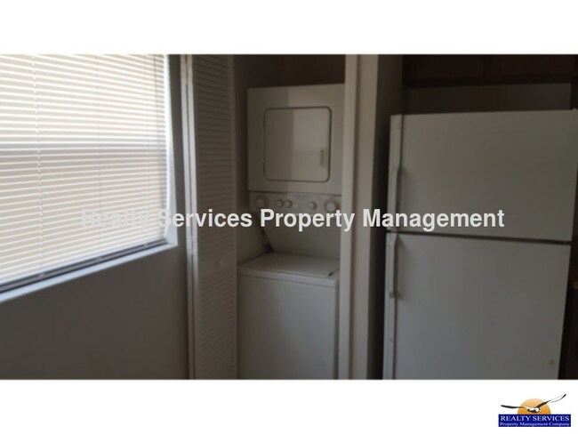 Building Photo - 4745 Orange Grove blvd #5