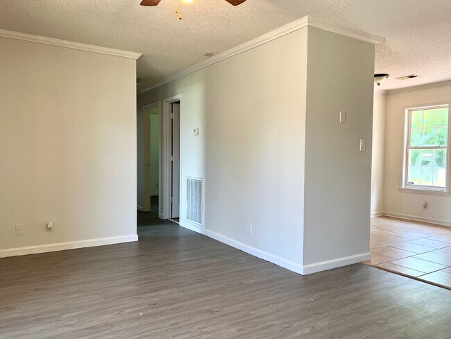 Foto del edificio - 1047 Shadow Ridge Ave