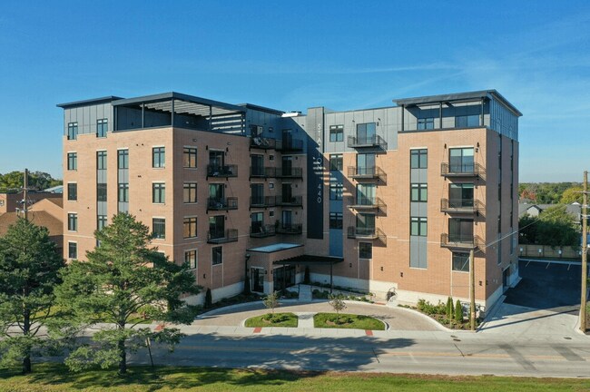Foto del edificio - HIGHPOINT Highwood Station 440