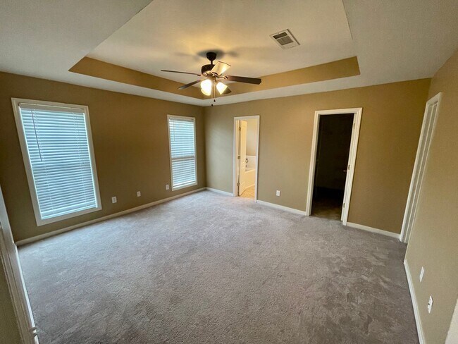 Foto del edificio - 3/2 available in Brandon Farmington Station!!
