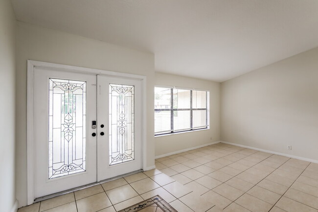 Foto del edificio - 13700 Exotica Ln