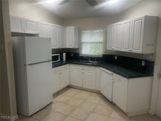 Foto del edificio - 4620 SW 7th Pl