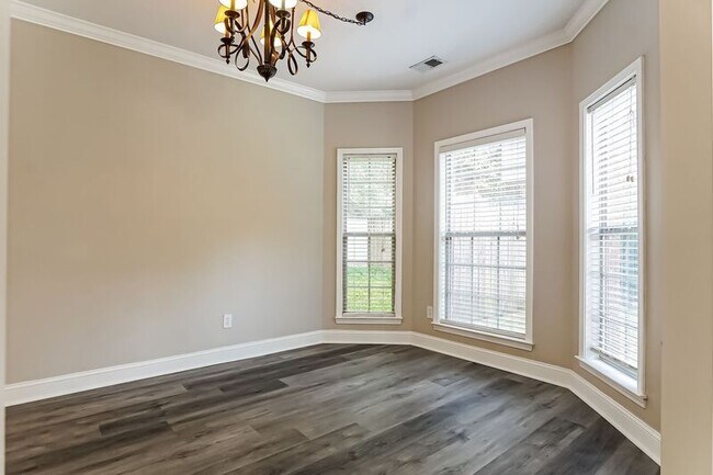 Foto del edificio - 436 Highland Cove Dr