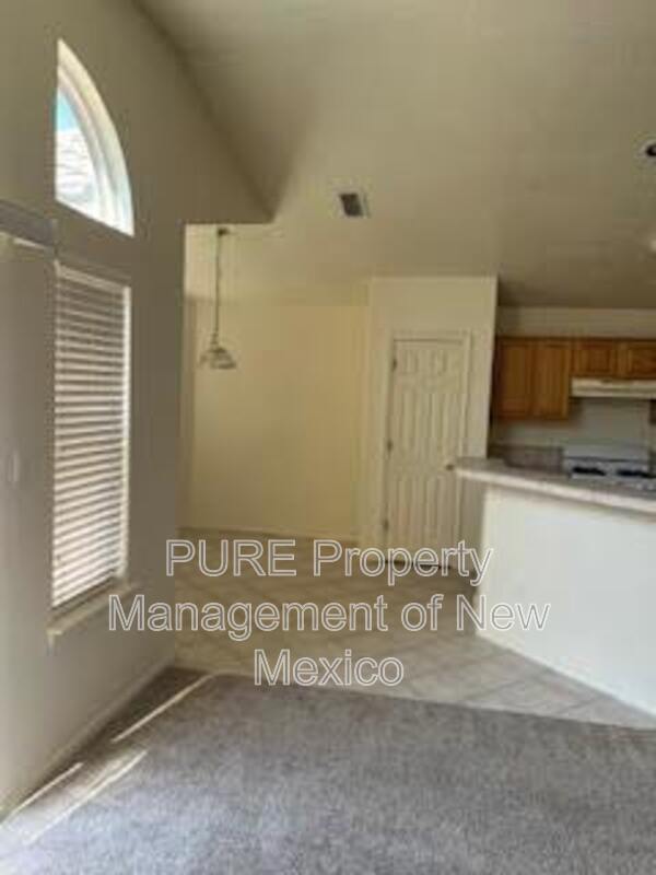 Foto del edificio - 7423 Hawthorn Ave NE