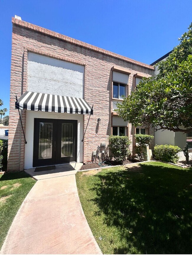 Foto del edificio - Luxury Scottsdale Townhouse Camelback/Scot...