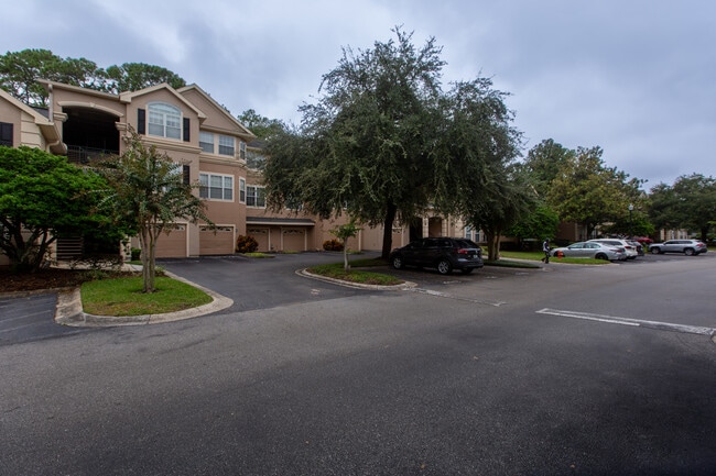 Foto del edificio - 13810 Sutton Park Dr N