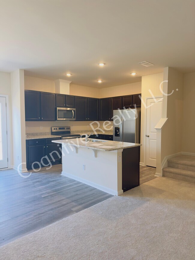 Foto del edificio - 819 McKenzie Pk Ter