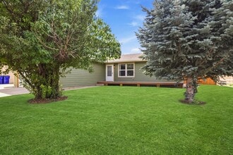 Building Photo - 403 Broadview Dr
