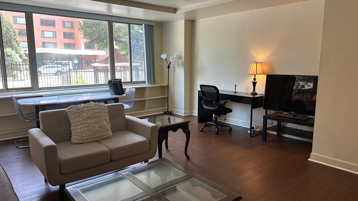 Foto principal - 1111 Arlington Blvd