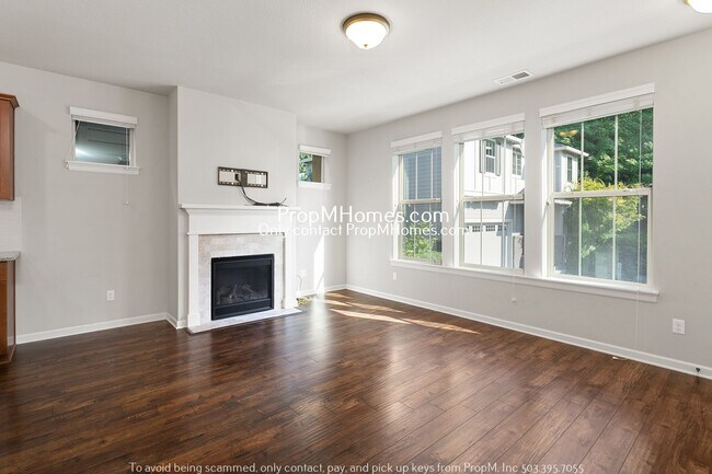 Foto del edificio - Sleek Three Bedroom Home In NW Portland!
