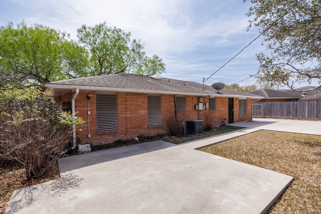 Foto del edificio - 1137 Bradshaw Dr