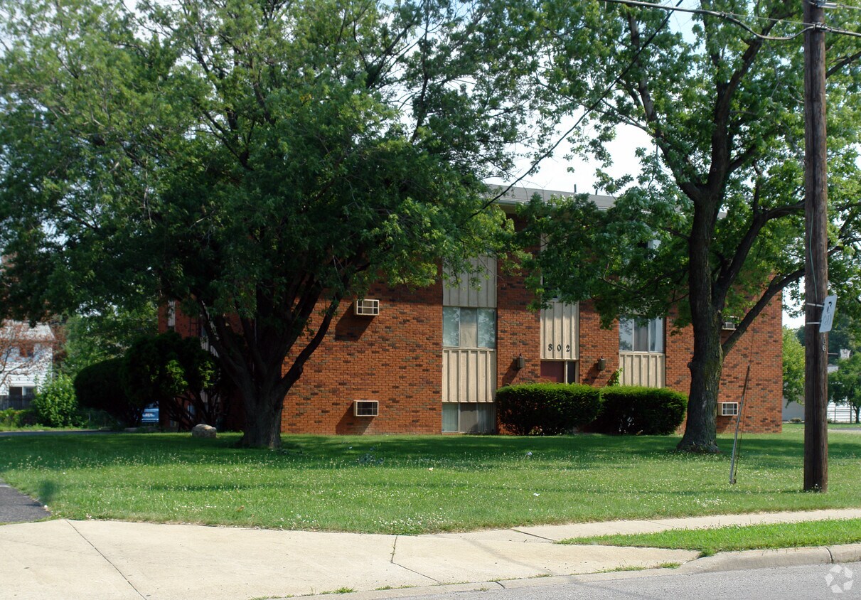 Foto del edificio - 802 W Alexis Rd