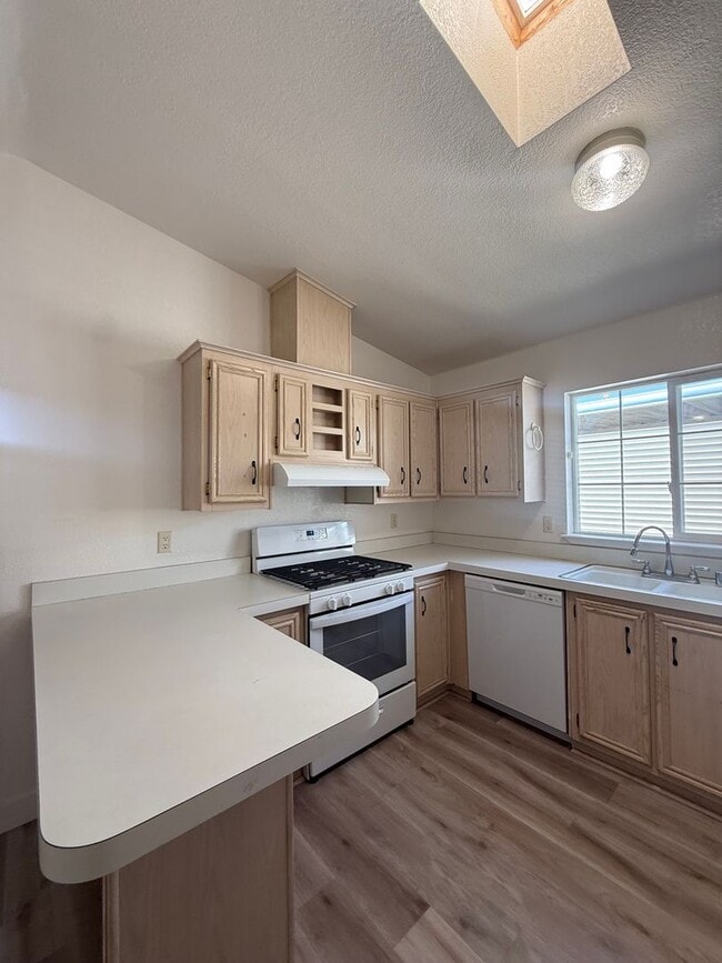 Building Photo - 4160 Jade St