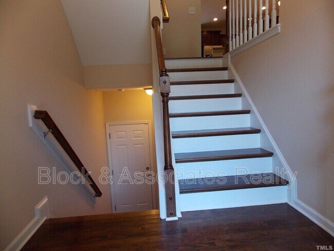 Building Photo - 545 Old Mill Village Dr