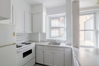 Building Photo - 10 Rosemount