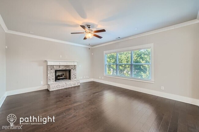 Foto del edificio - 5 br, 3 bath House - 234 Silvertop Drive UNIT