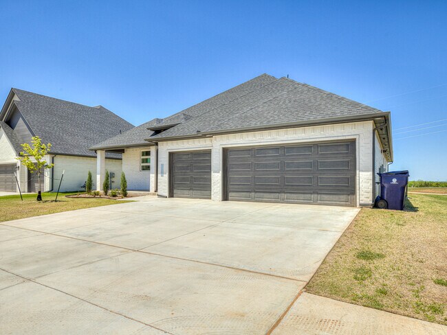 Foto del edificio - 15233 Caspian Ln