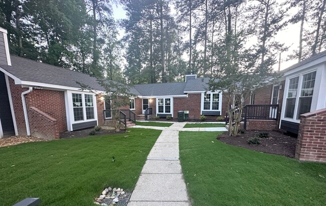 Building Photo - 4609 Brockton Dr